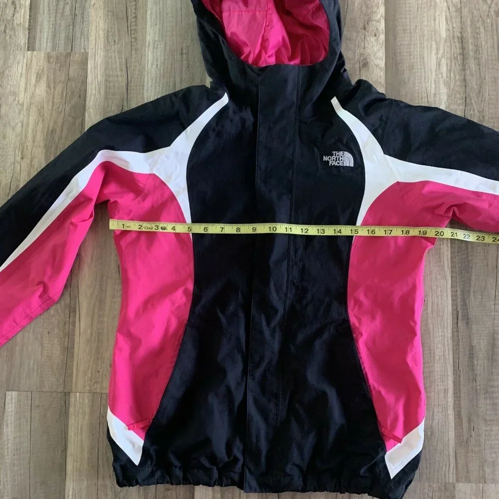 The North Face Girls Black and Pink Windbreaker Hyvent Jacket Size L 14/…